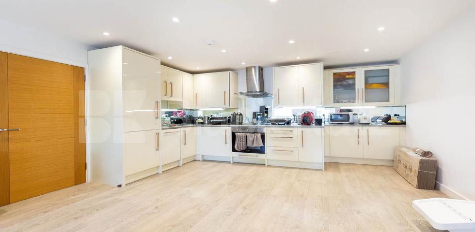 			STUNNING 1 BEDROOM APARTMENT, 1 Bedroom, 1 bath, 1 reception Flat			 Avenue Road, Seven Sisters-Harringay